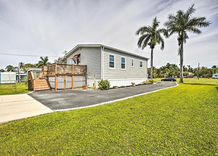 Fort Myers Home Near Sanibel Island Causeway