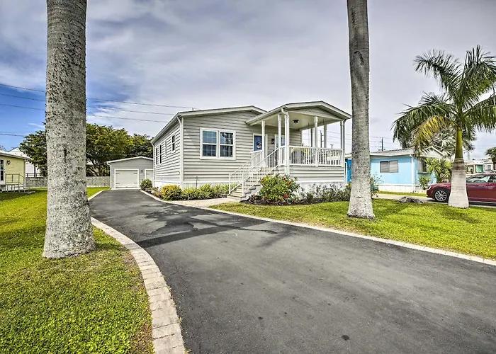 Fort Myers Home Near Sanibel Island Causeway