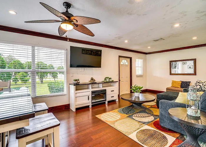 Walk To Buckingham Farms: Peaceful Fort Myers Home
